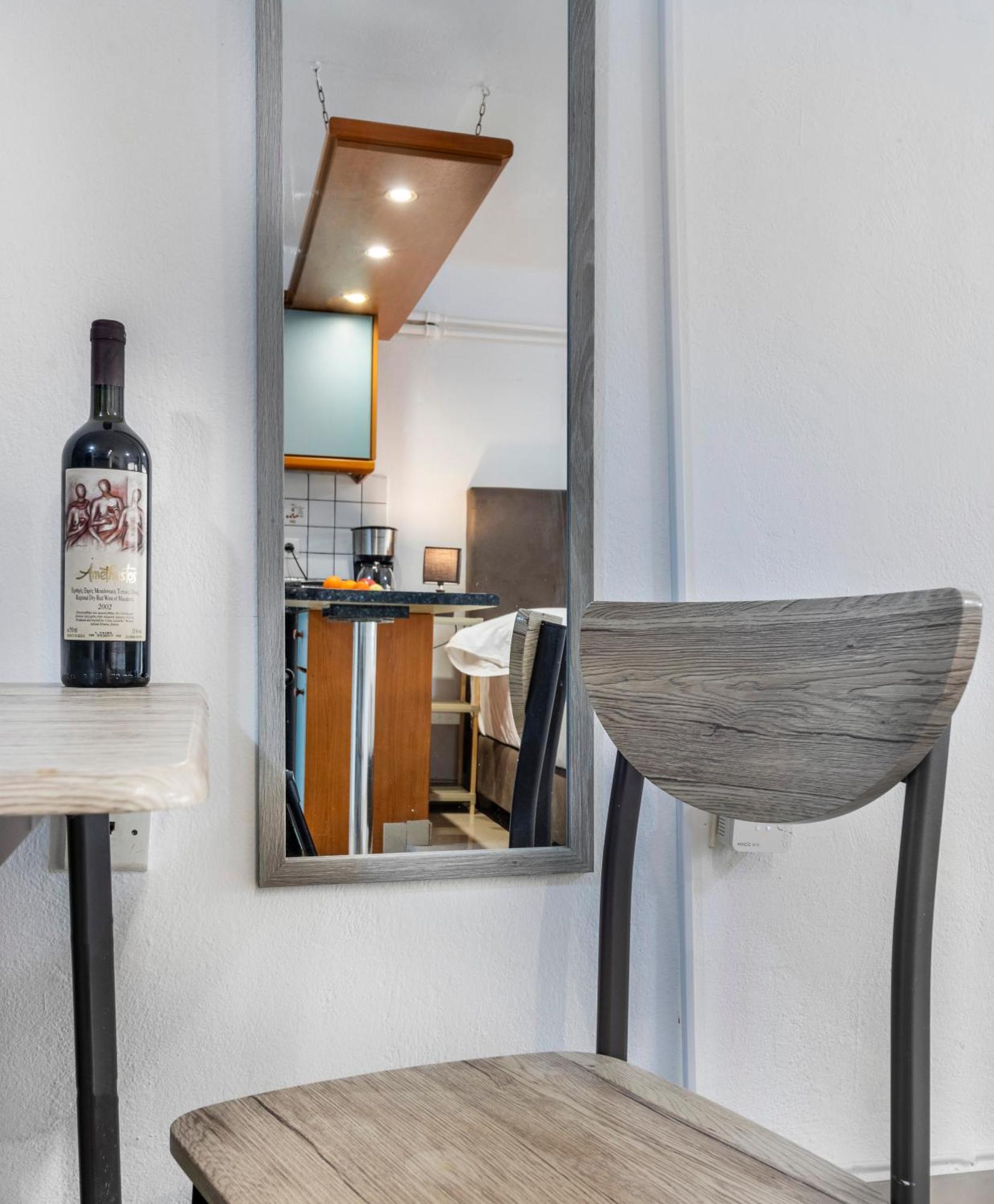 Central Studio In Downtown Heraklion Zewnętrze zdjęcie